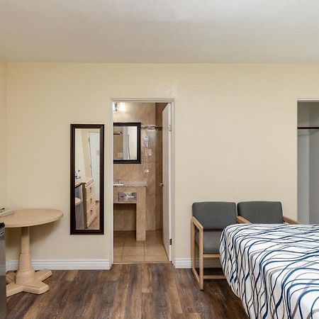 Stay Express Inn Elko Bagian luar foto