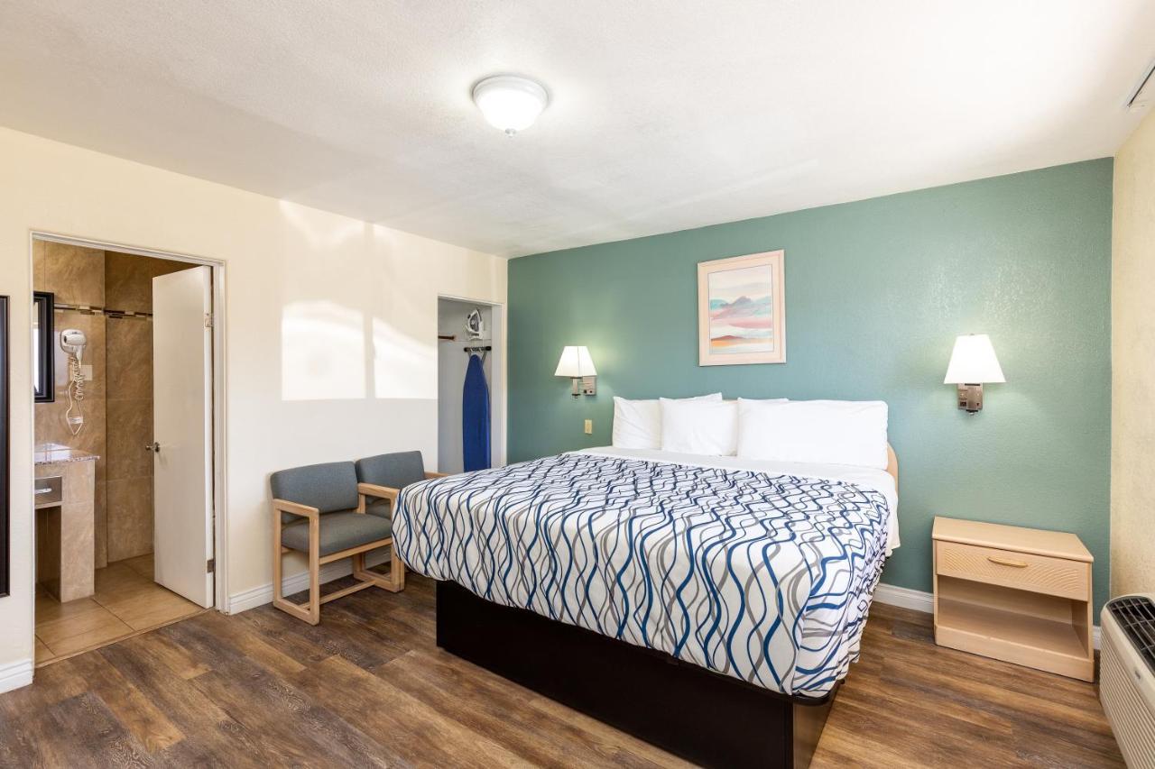 Stay Express Inn Elko Bagian luar foto