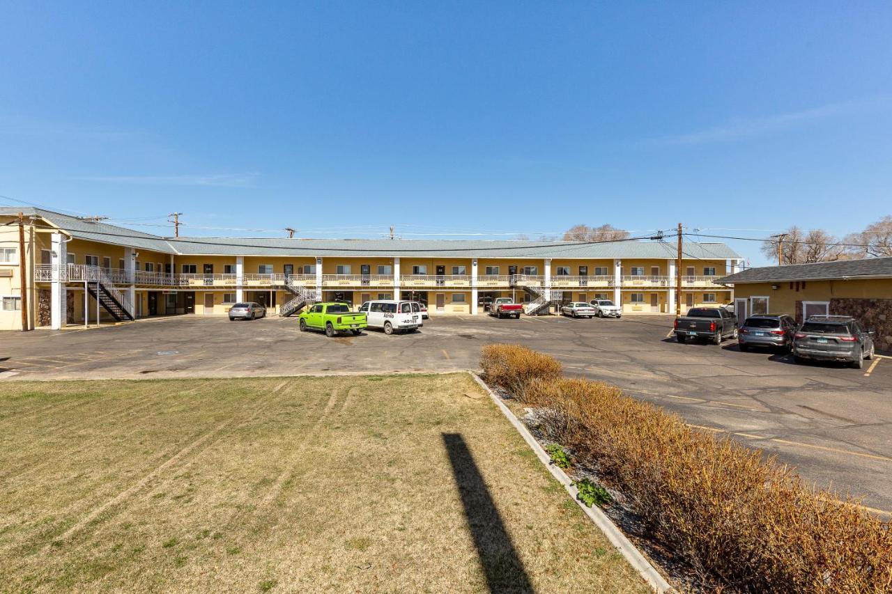 Stay Express Inn Elko Bagian luar foto