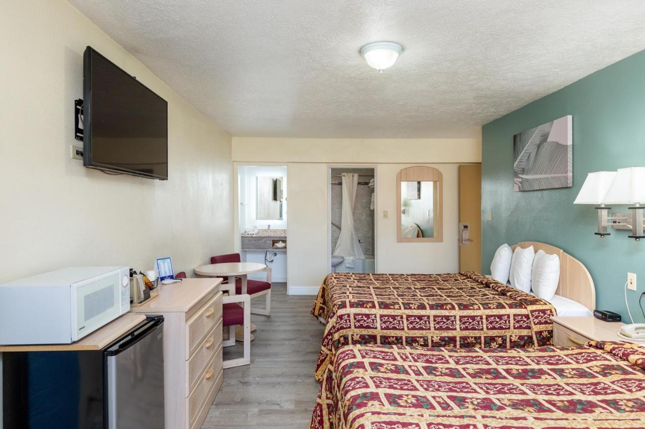 Stay Express Inn Elko Bagian luar foto